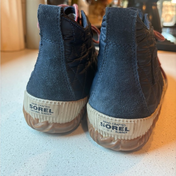 Sorel snow boots size 8.5 - Picture 3 of 6